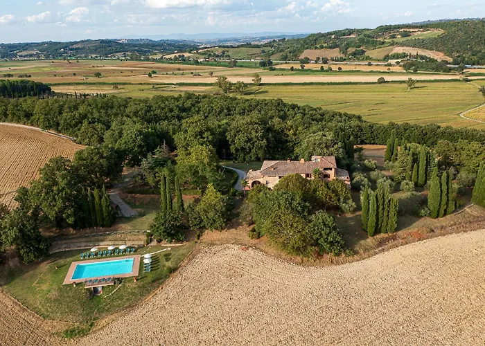 Palazzo Con Piscina E Ac - * Cetona